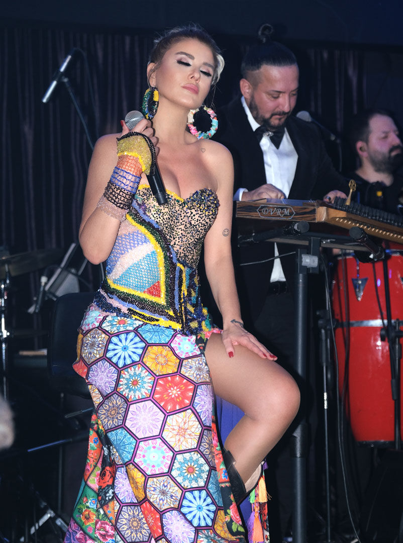 Gülben Ergen (8)