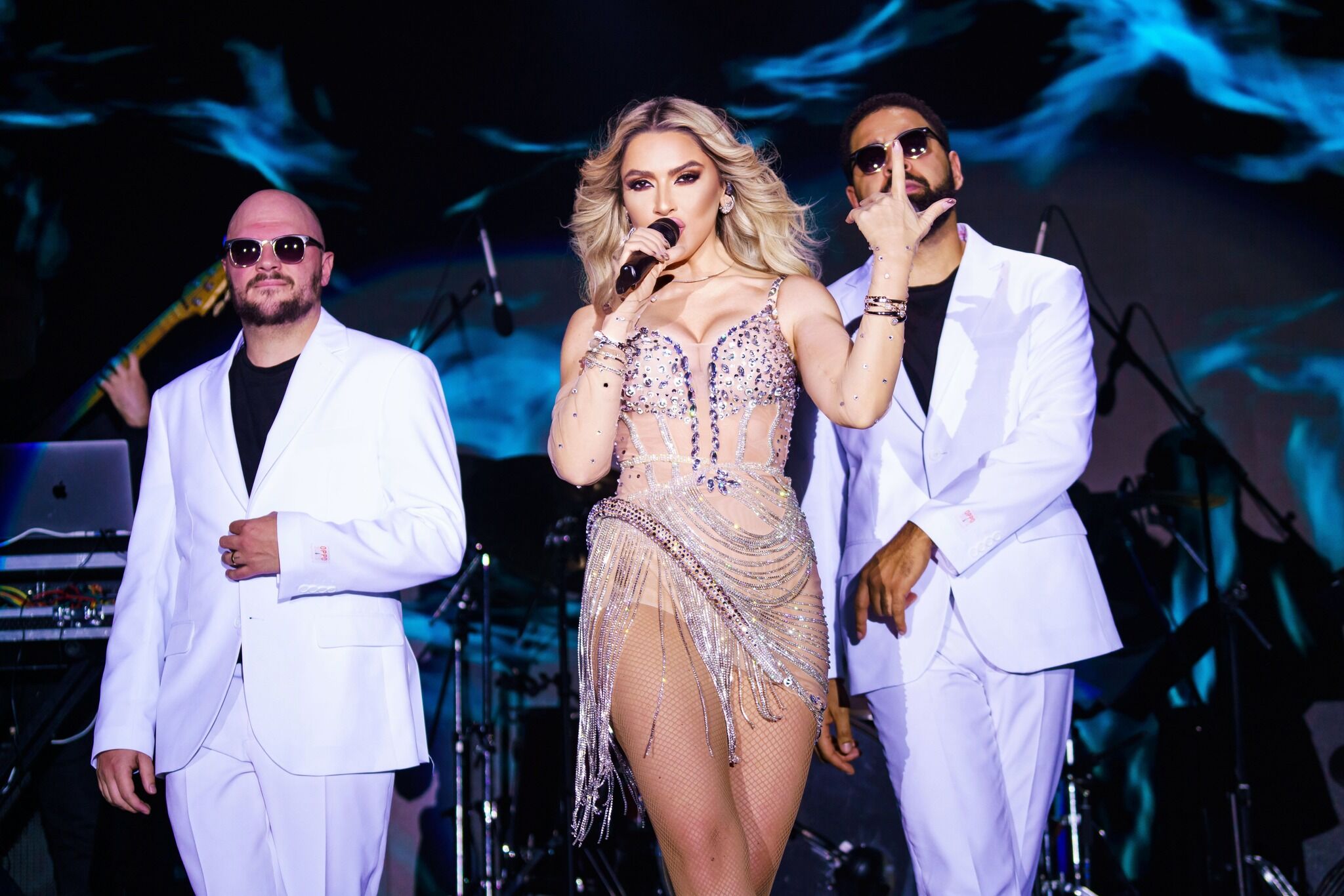hadise-13