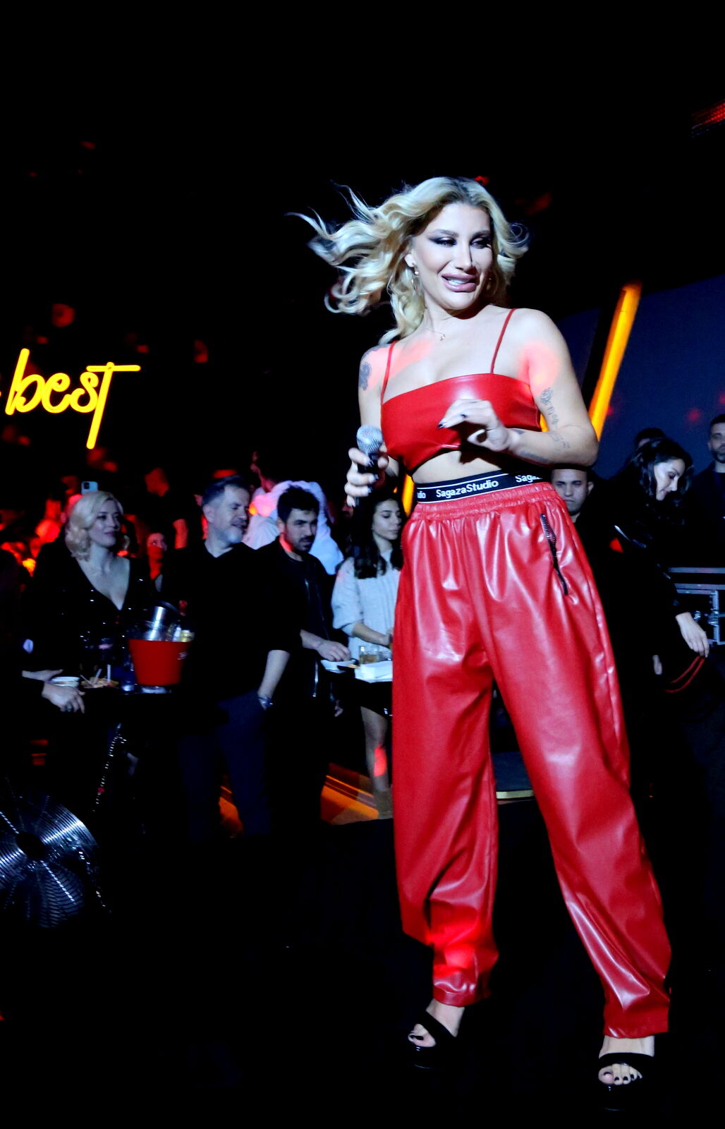 irem derici (1)