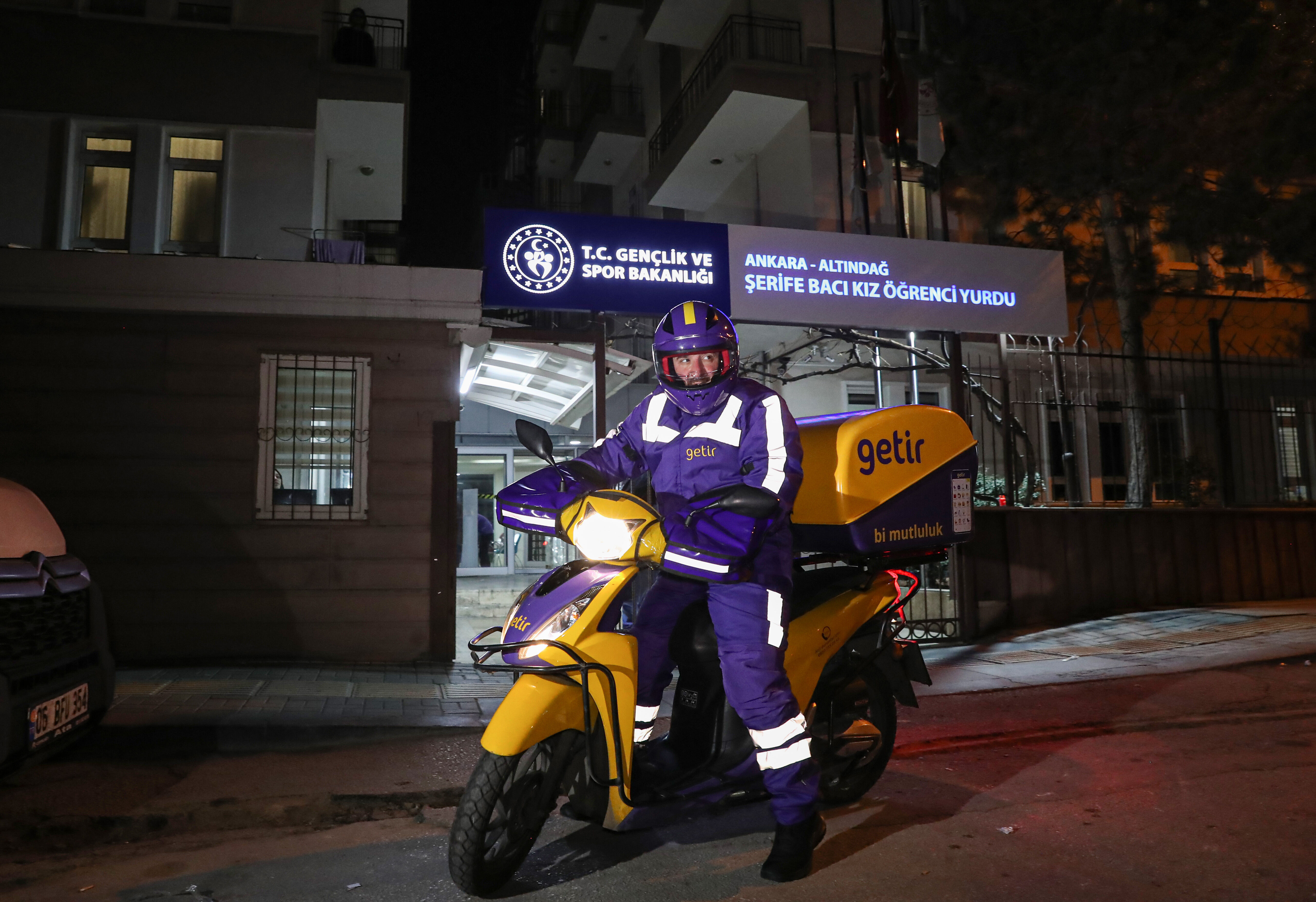 Mustafa Varank Moto Kurye (2)