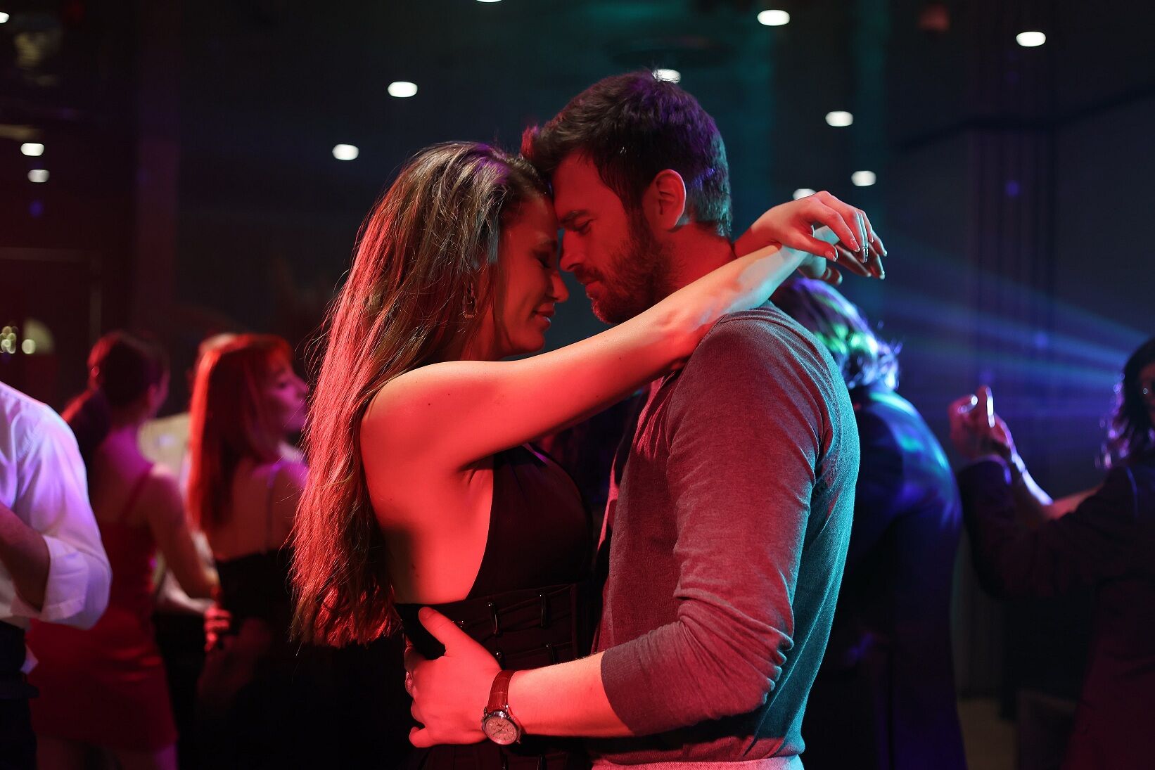 aile dizisi 1. bölüm fotoğrafları (3)