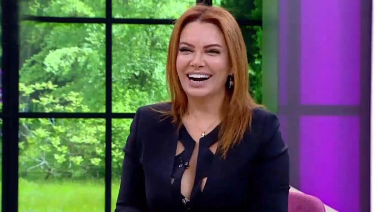 Pınar Eliçe kimdir, kaç yaşında, nereli? Ünlü şarkıcı Pınar Eliçe eşi kim?  Hayatı, biyografisi ve şarkıları - Galeri - Yaşam