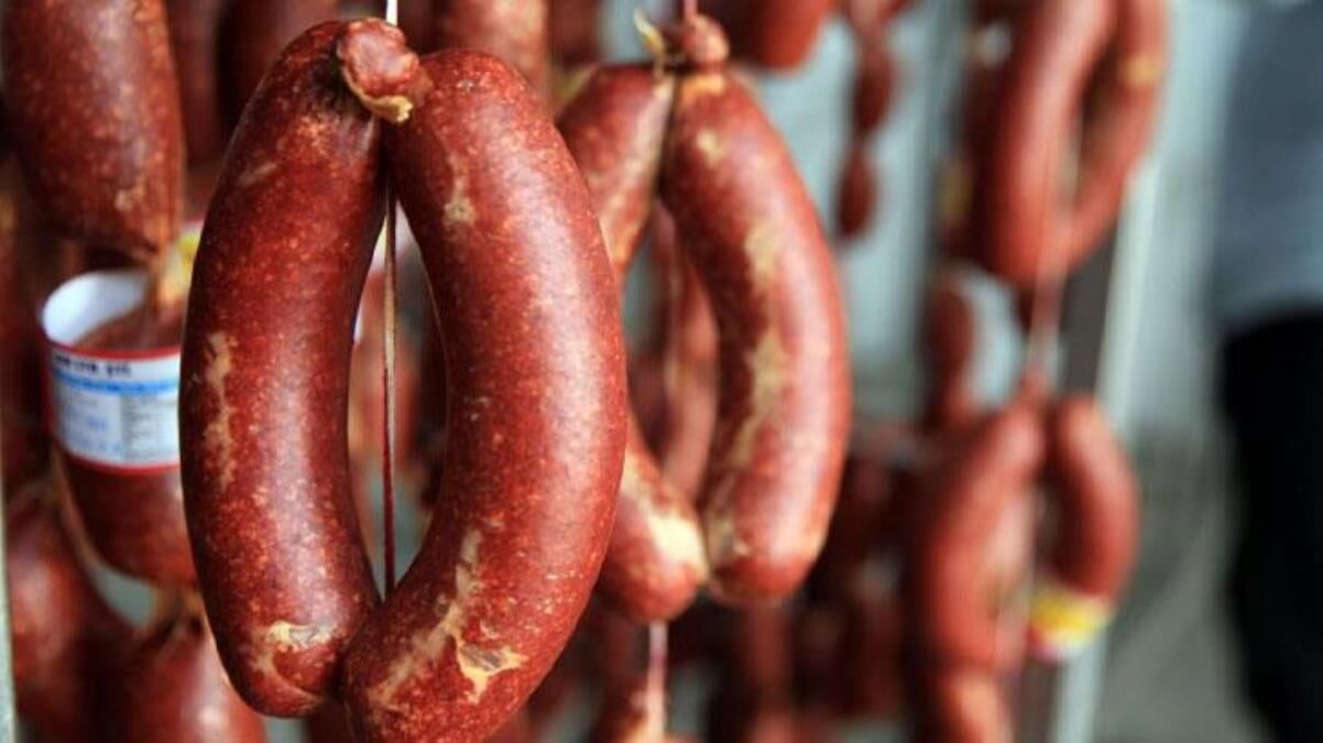 Sucuk alacaksanız, etiketini mutlaka kontrol edin! Vatandaşa yıllarca et  değil ot yedirmişler - Son Dakika