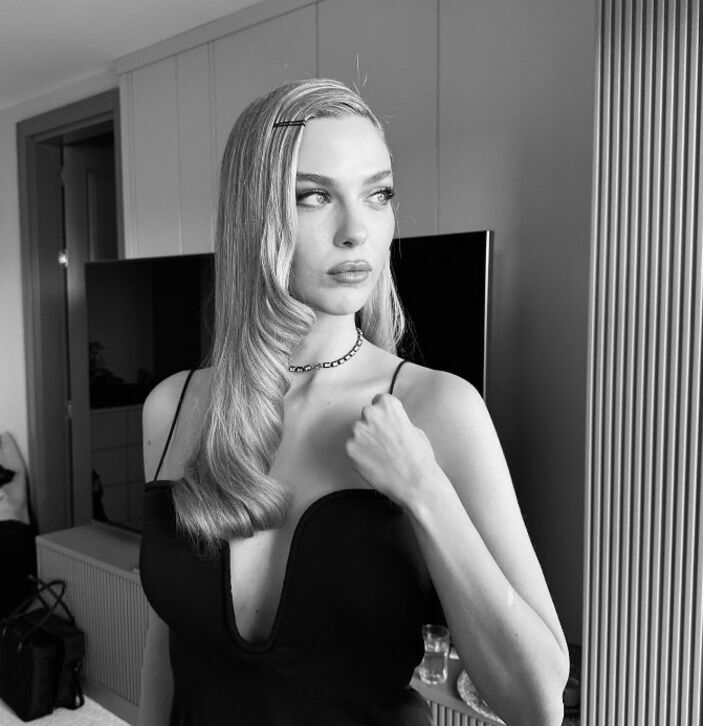 Yasemin Şefkatli (13)