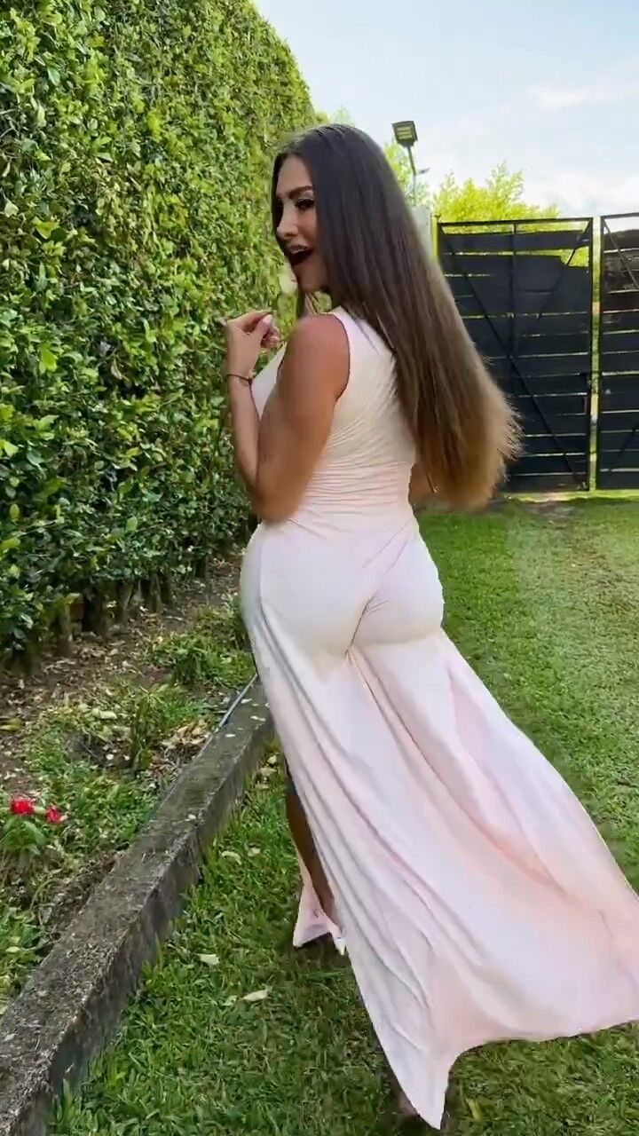 Francia James 4