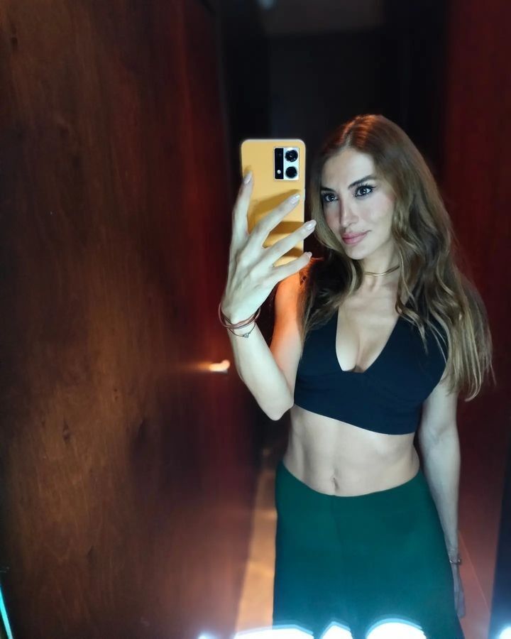 Merve Oflaz (21)