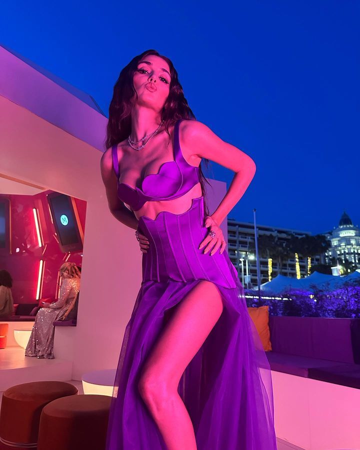 Hande Erçel Cannes (1)