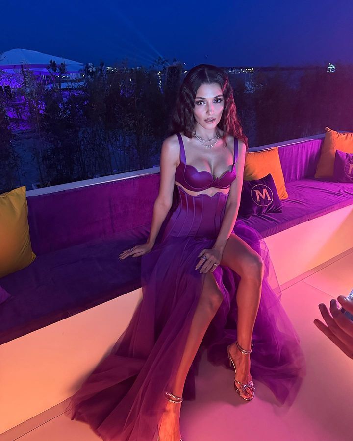 Hande Erçel Cannes (3)