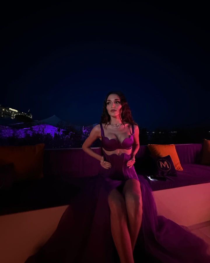 Hande Erçel Cannes (5)
