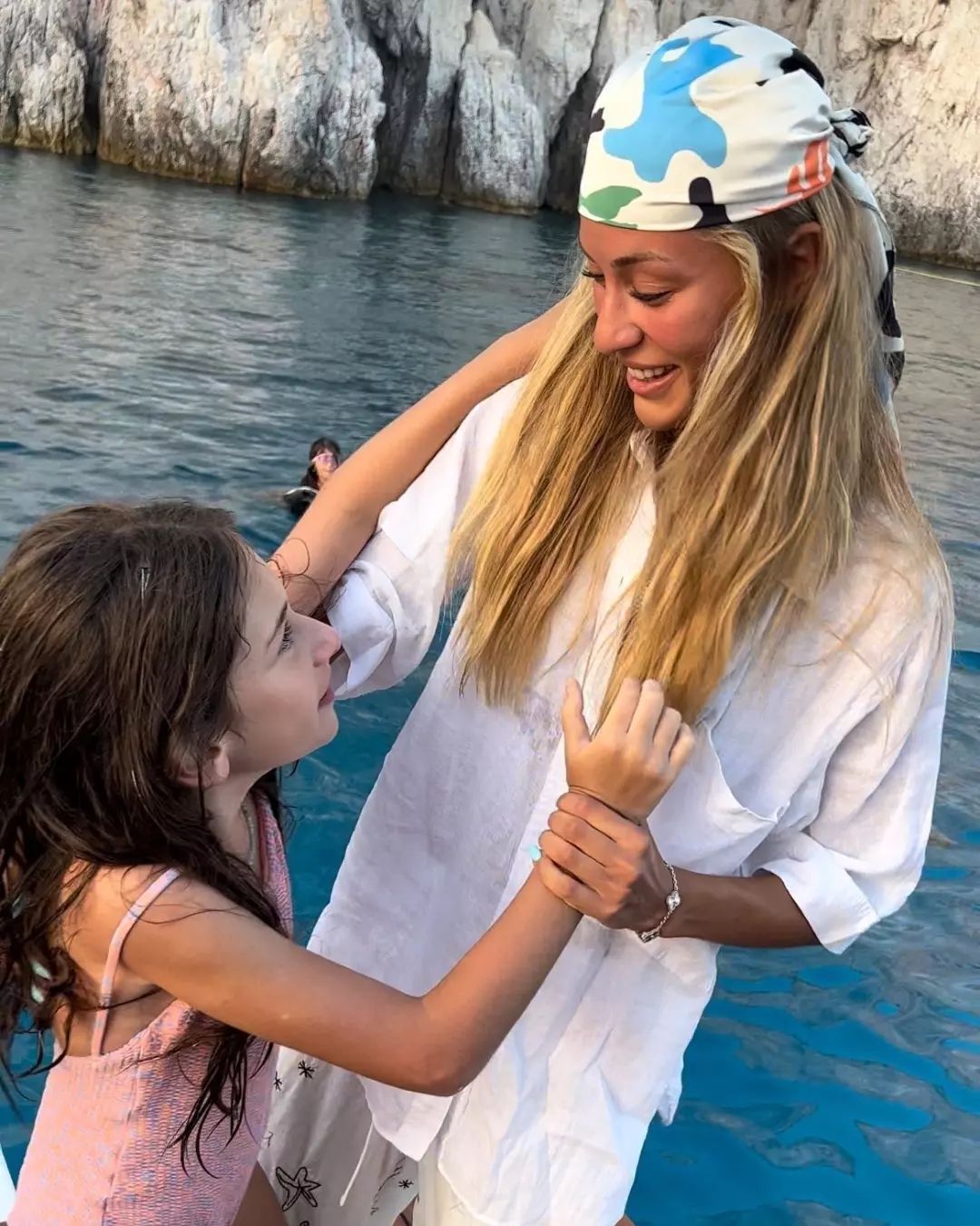 Ayça Çağla Altunkaya ve Melisa Ilıcalı 3