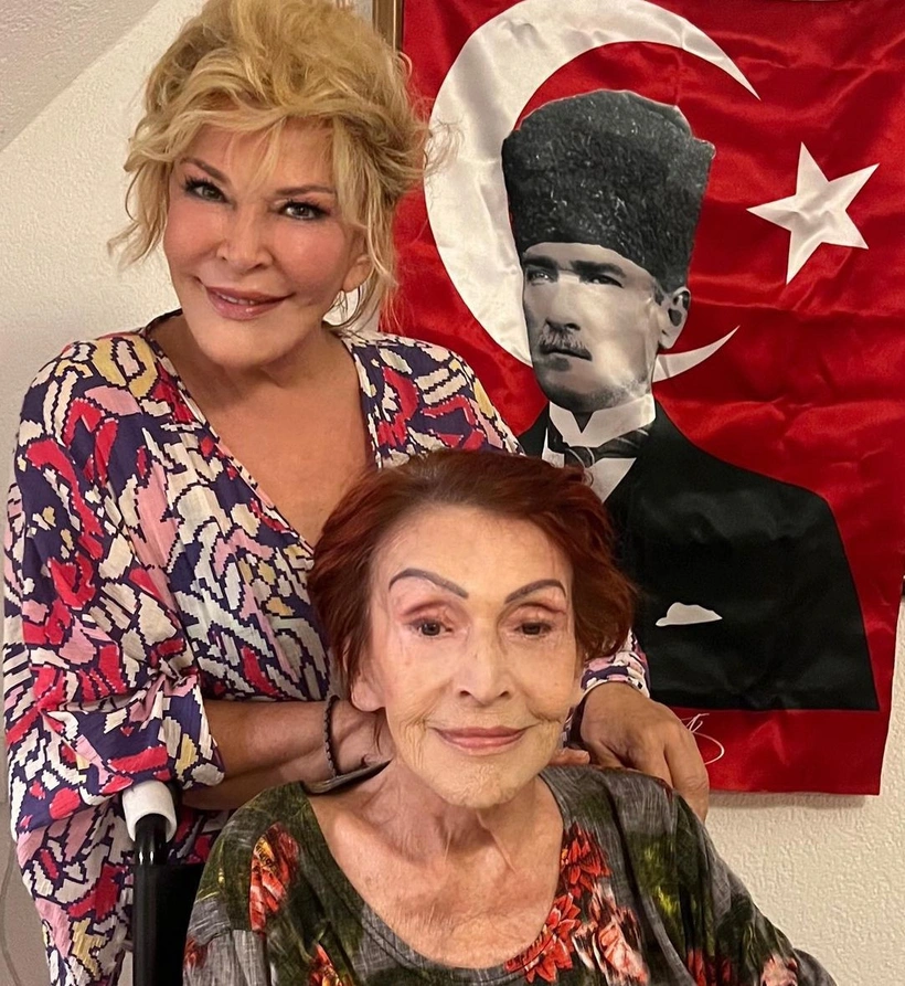 gülsin onay