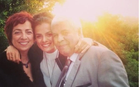 özge özpirinçci ailesi
