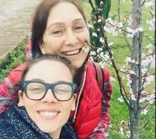 Bahar Ve Annesi