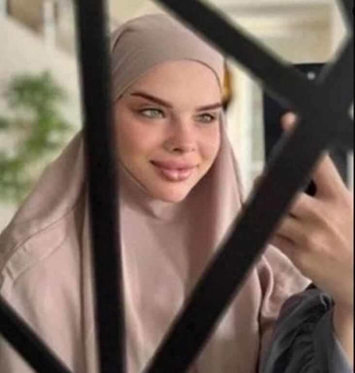 Damla Ersubaşı Tesettür 1