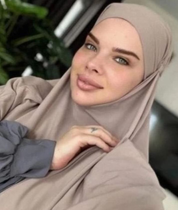 Damla Ersubaşı Tesettür 2