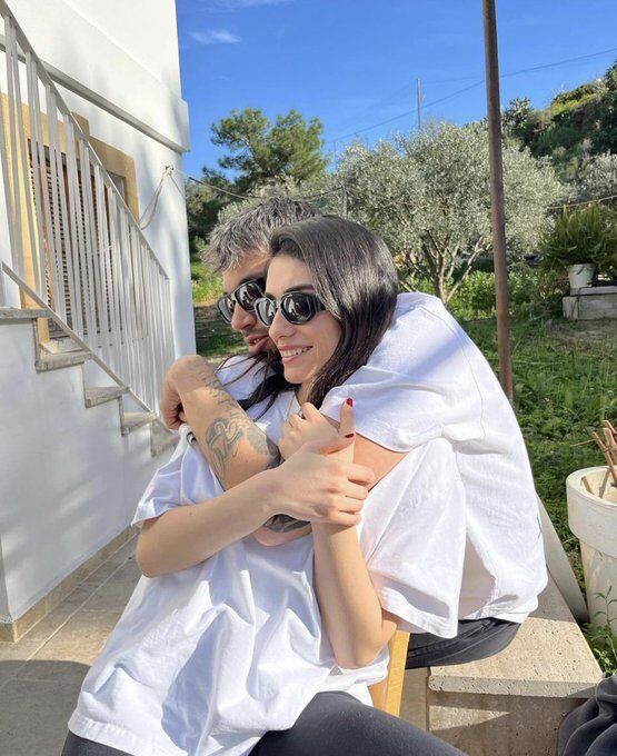 Hazar Ergüçlü Ve Sevgilisinde Romantik Paylaşım