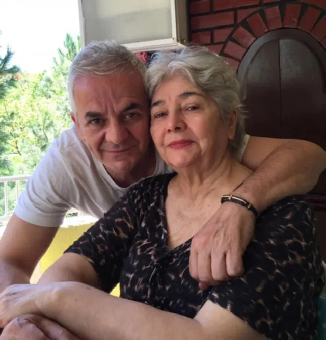 Zafer Algöz Ve Annesi