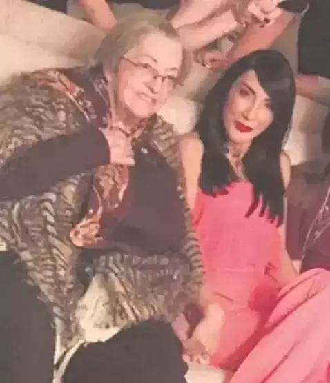 Hande Yener Ve Annesi