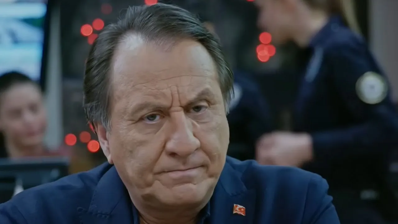 Hüsnü Komiser