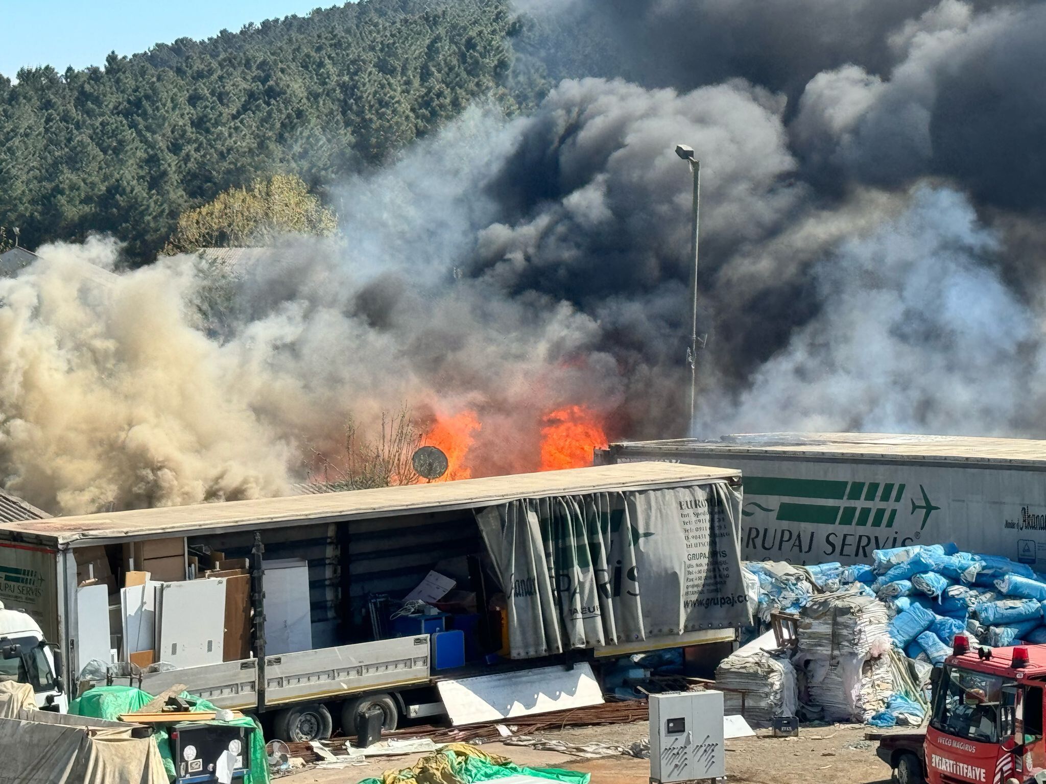 İstanbul Yediemin Otoparkı Yangın Detay