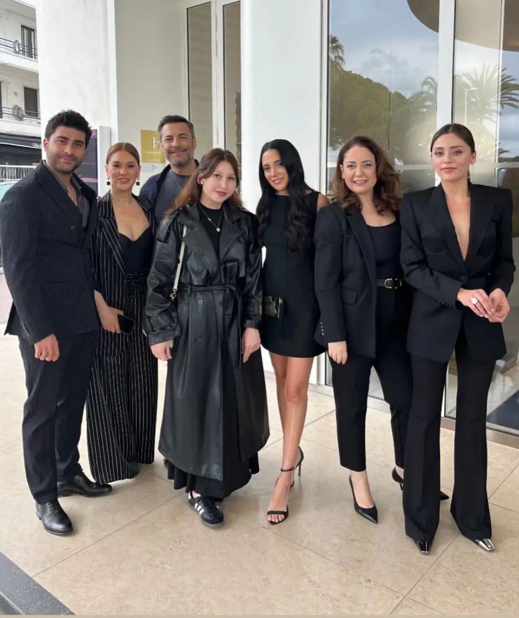 Kızılcık Şerbeti Cannes (2)