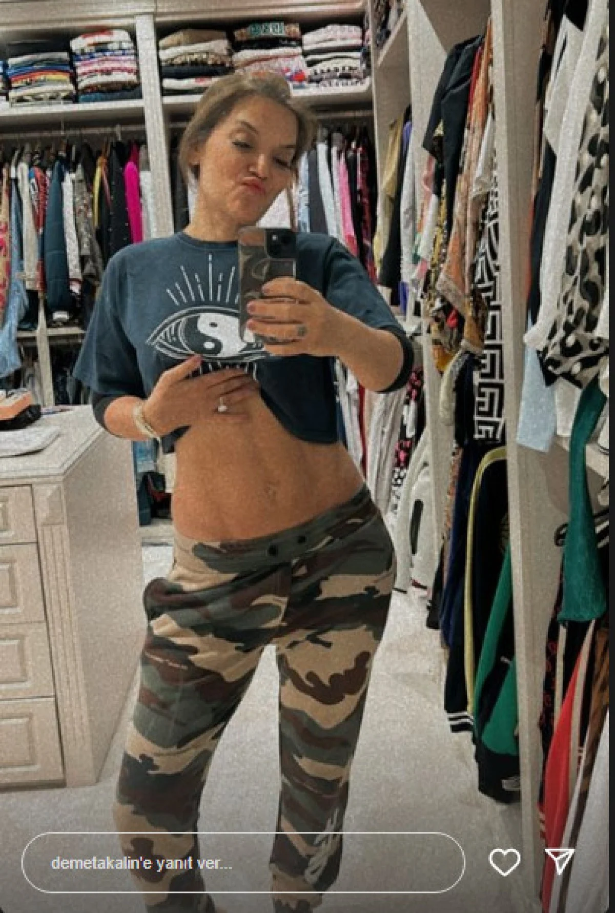 Demet Akalın Göbek