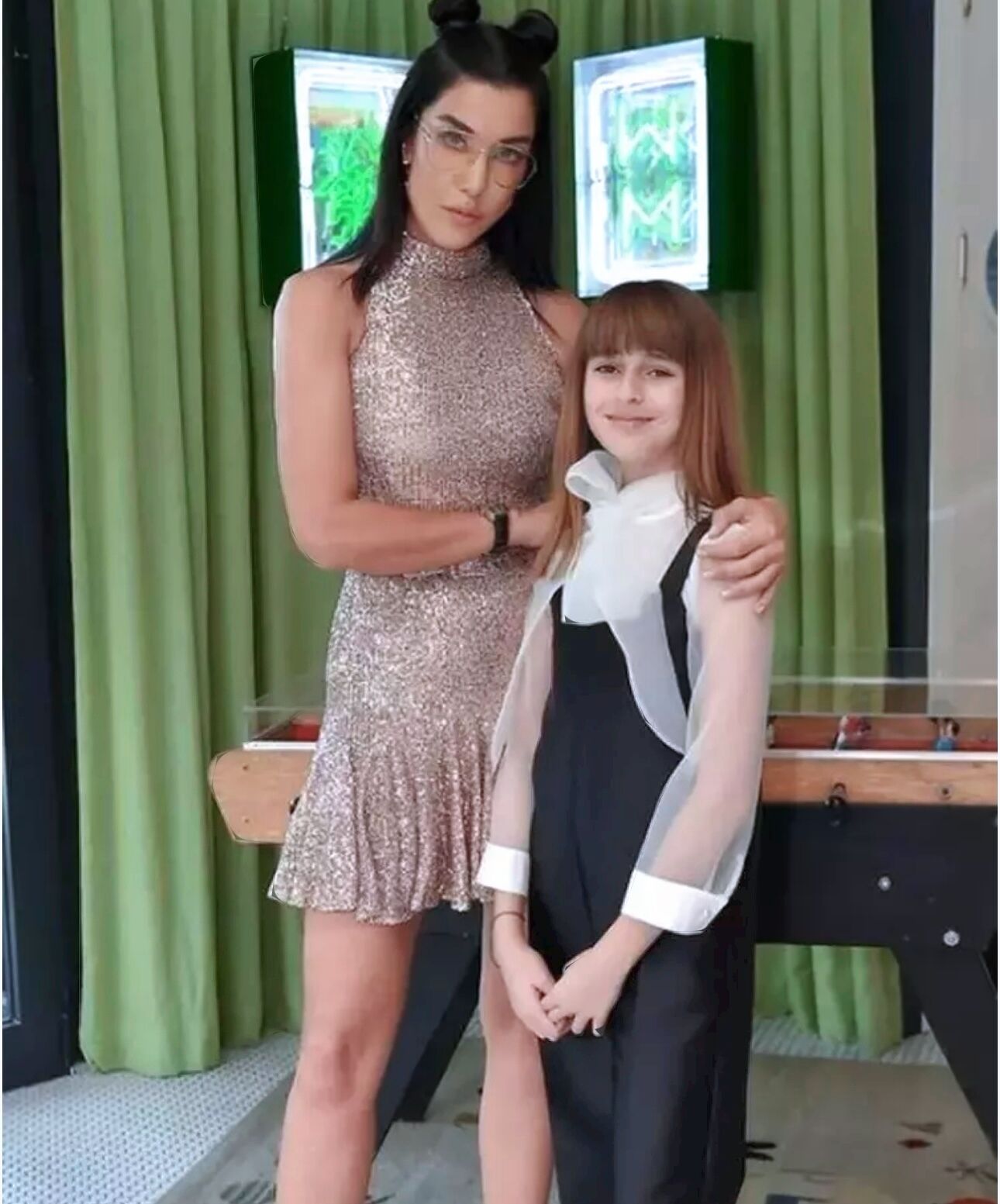 Deniz Akkaya Ve Kızı Ayşe