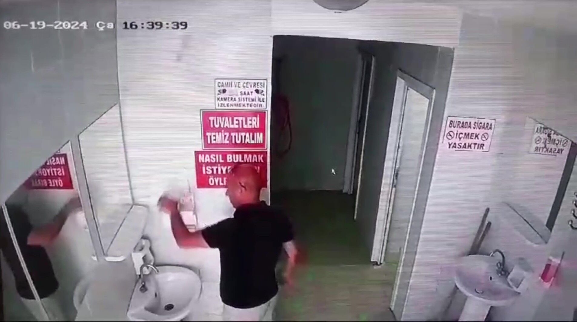Cami Tuvaleti Sabunluğunu Çaldı (2)