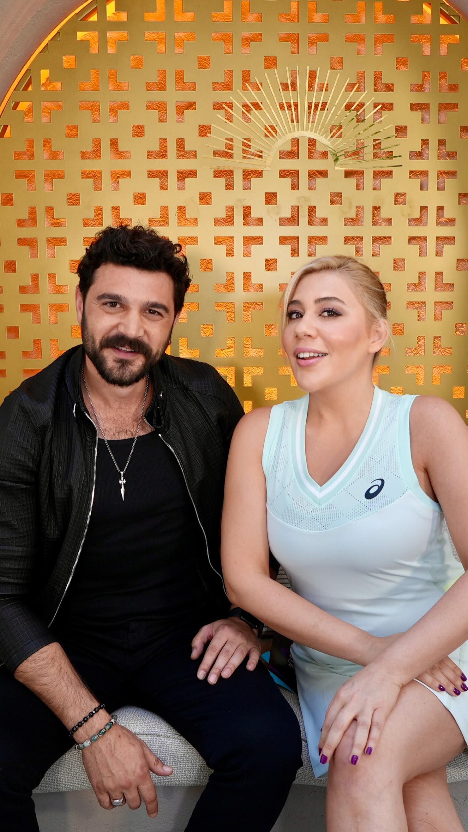 Burak Sevinç Ve Sibel Arna Detay