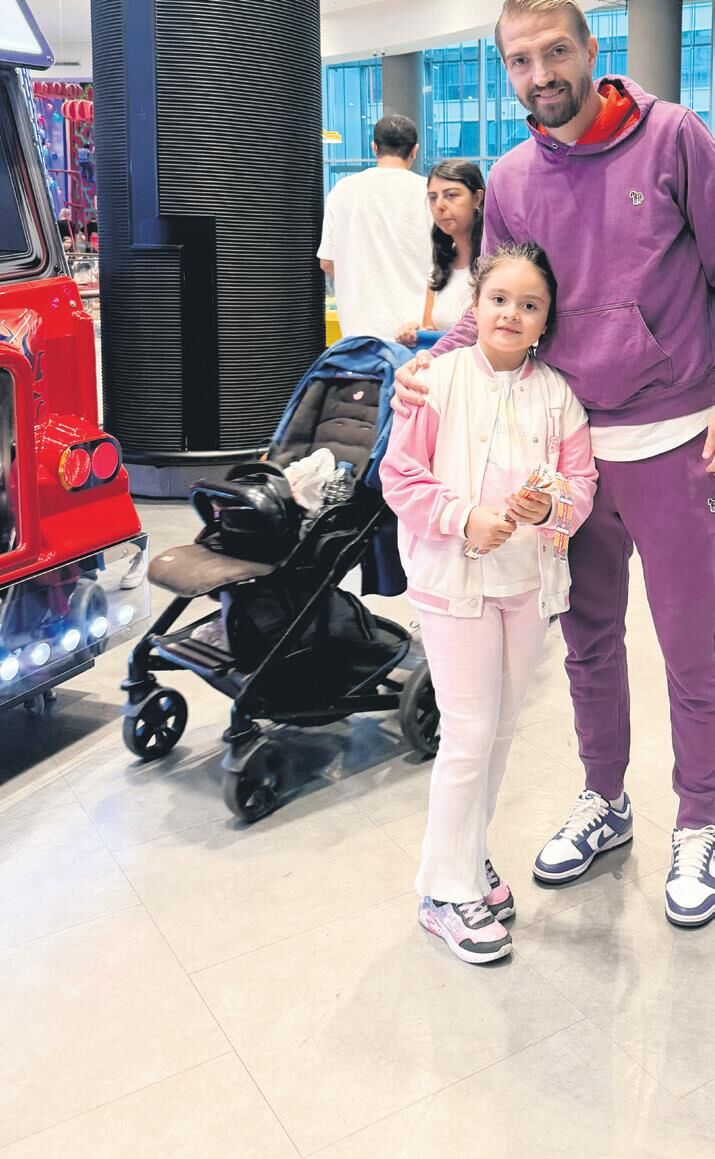 Caner Erkin Ve Kızı