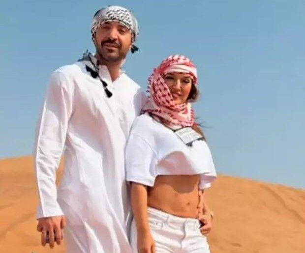 Demet Akalın-15