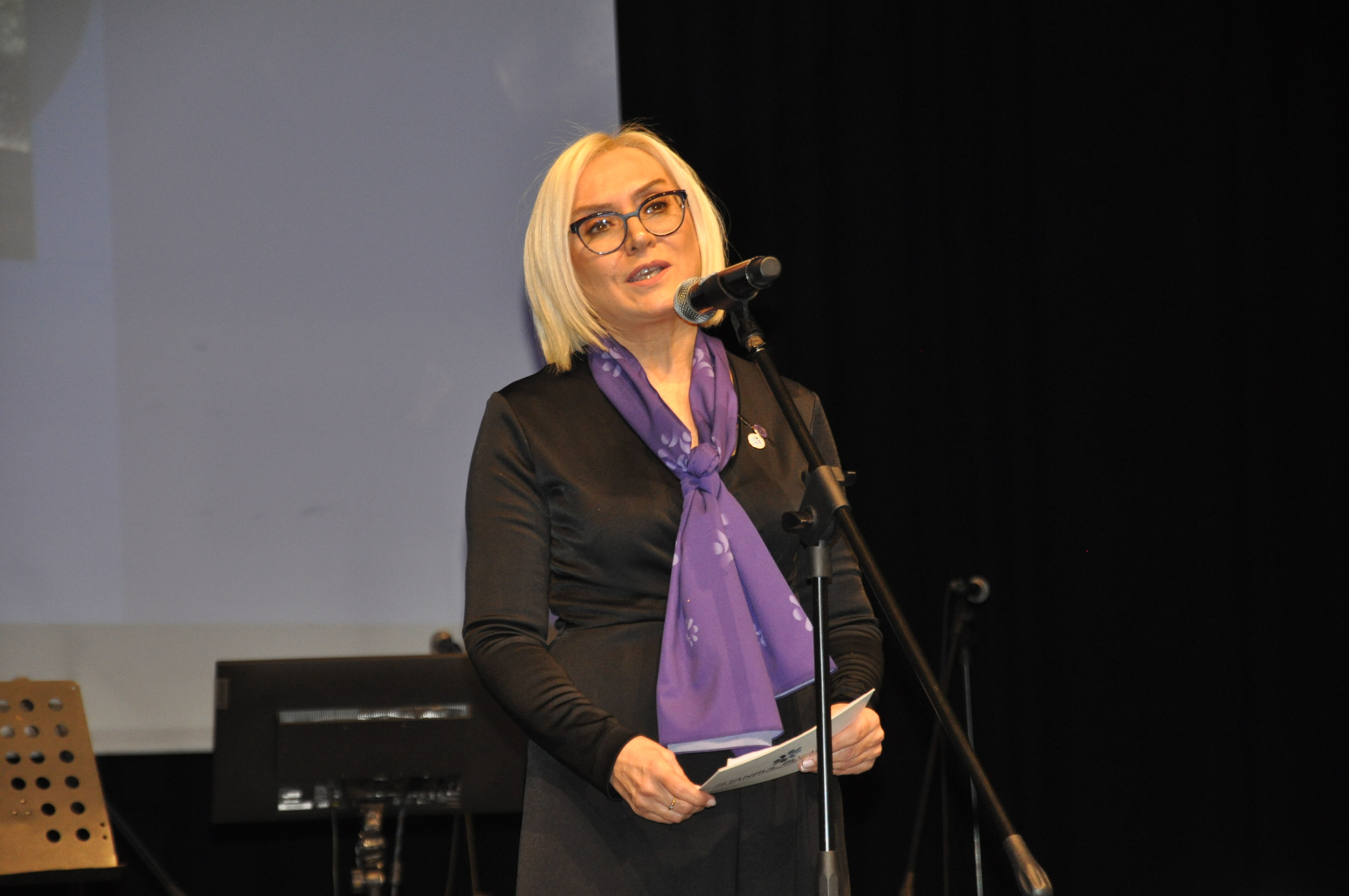 Dr. Yasemin Yakut
