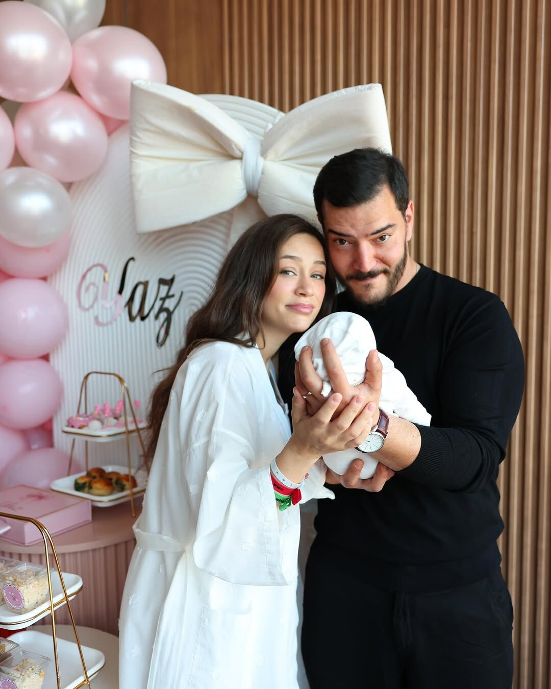 Ünlü çiftin kızı Yaz Şensoy’un ilk görüntüsü yayınlandı