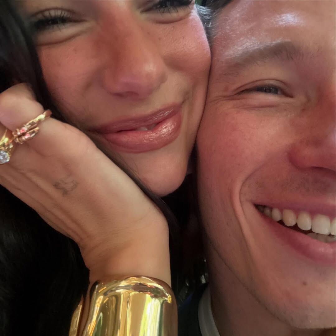 Dua Lipa Ve Callum Turner 1