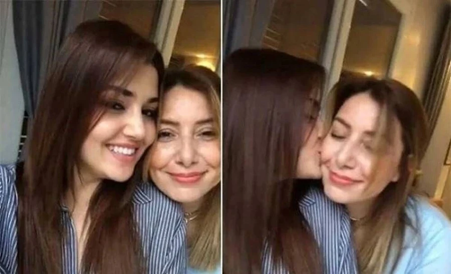 Hande Erçe Ve Annesi