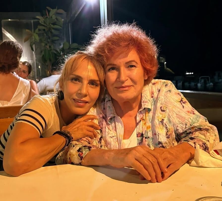 Sertap Erener Ve Selda Bağcan Bodrum