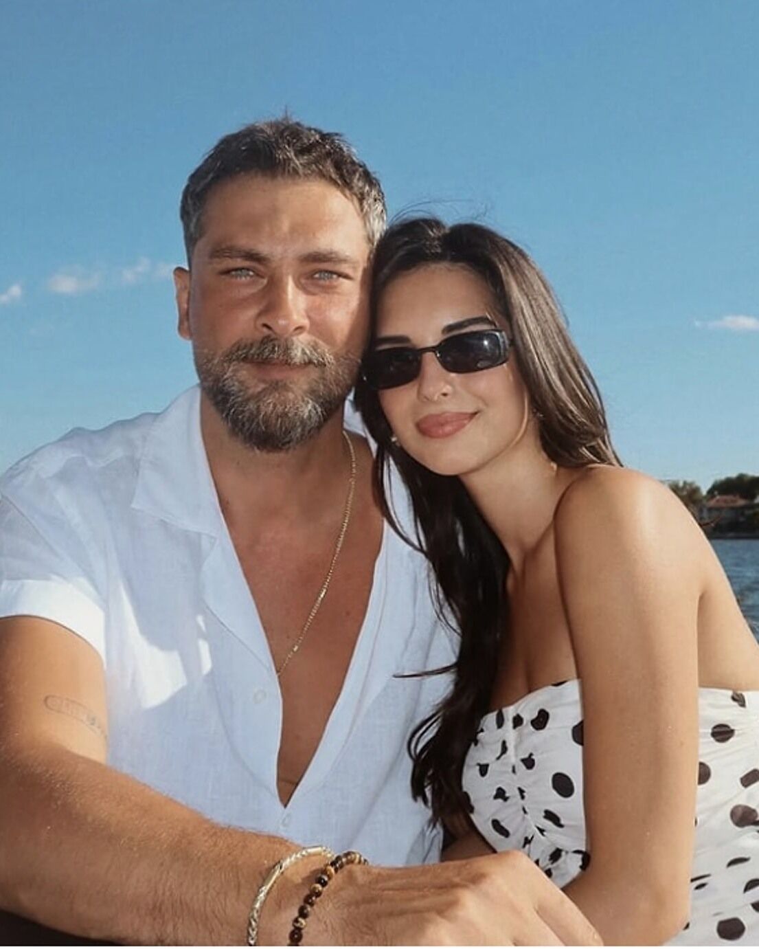 Yasemin Yazıcı Ve Onur Tuna Kare