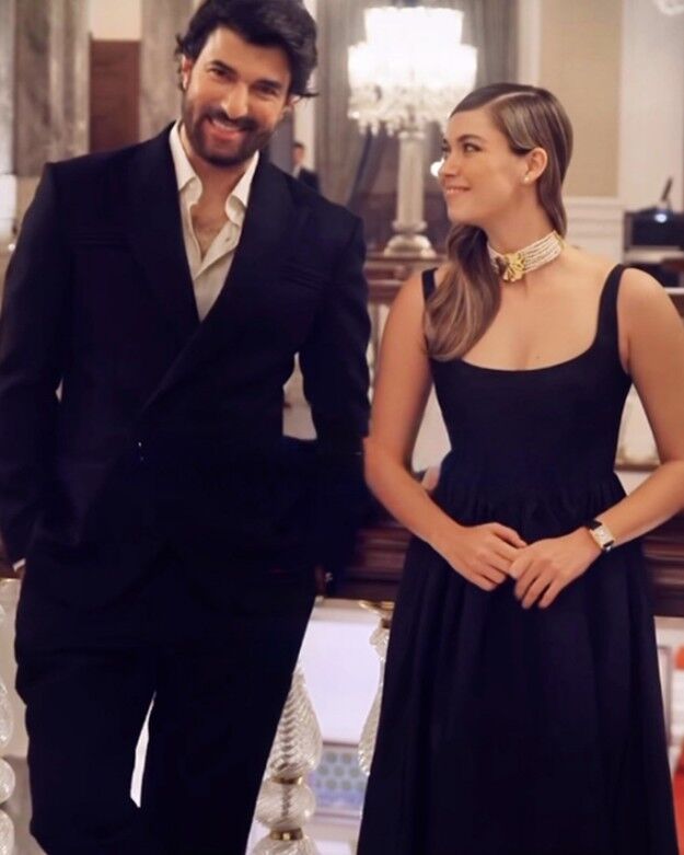 Engin Akyürek Afra Saraçoğlu