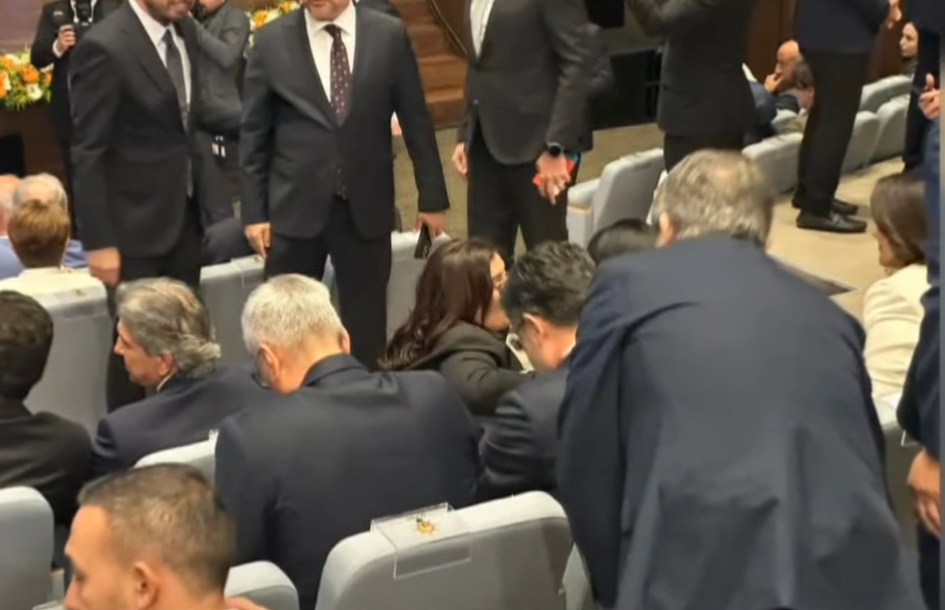 Özlem Çerçioğlu 2