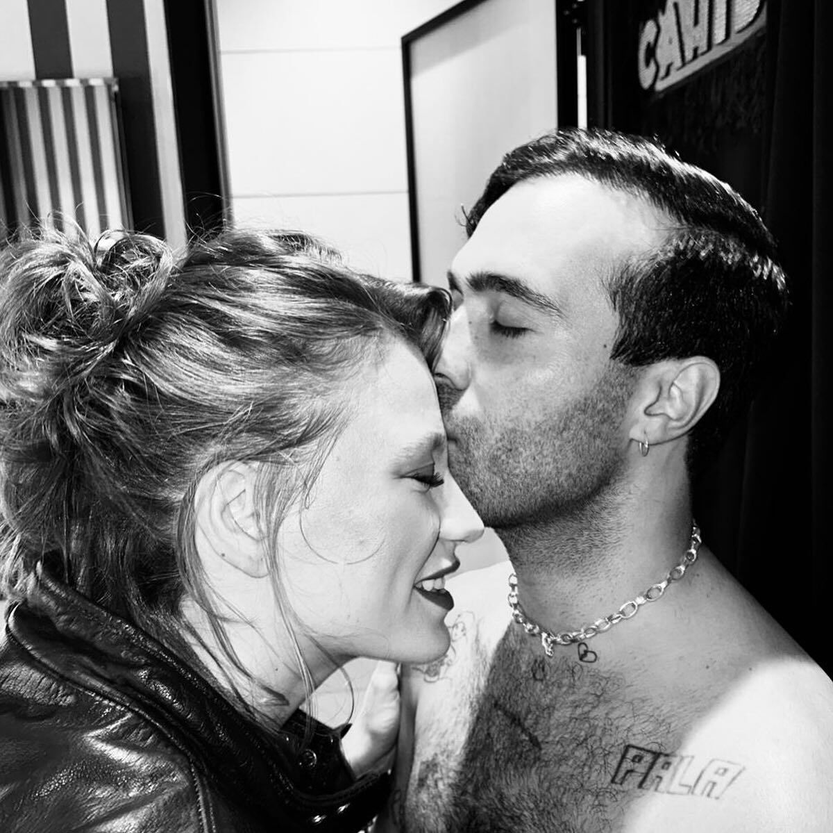 Serenay Sarıkaya Ve Mert Demir 1