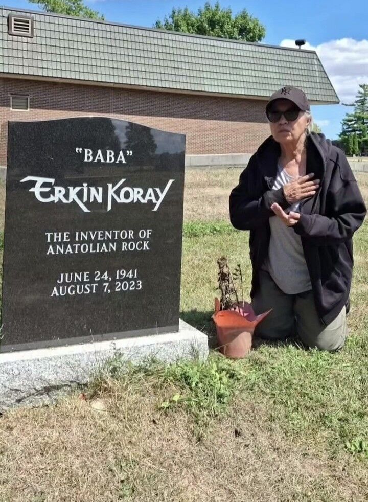 Seyyal Taner Erkin Koray Mezar Ziyareti Dik