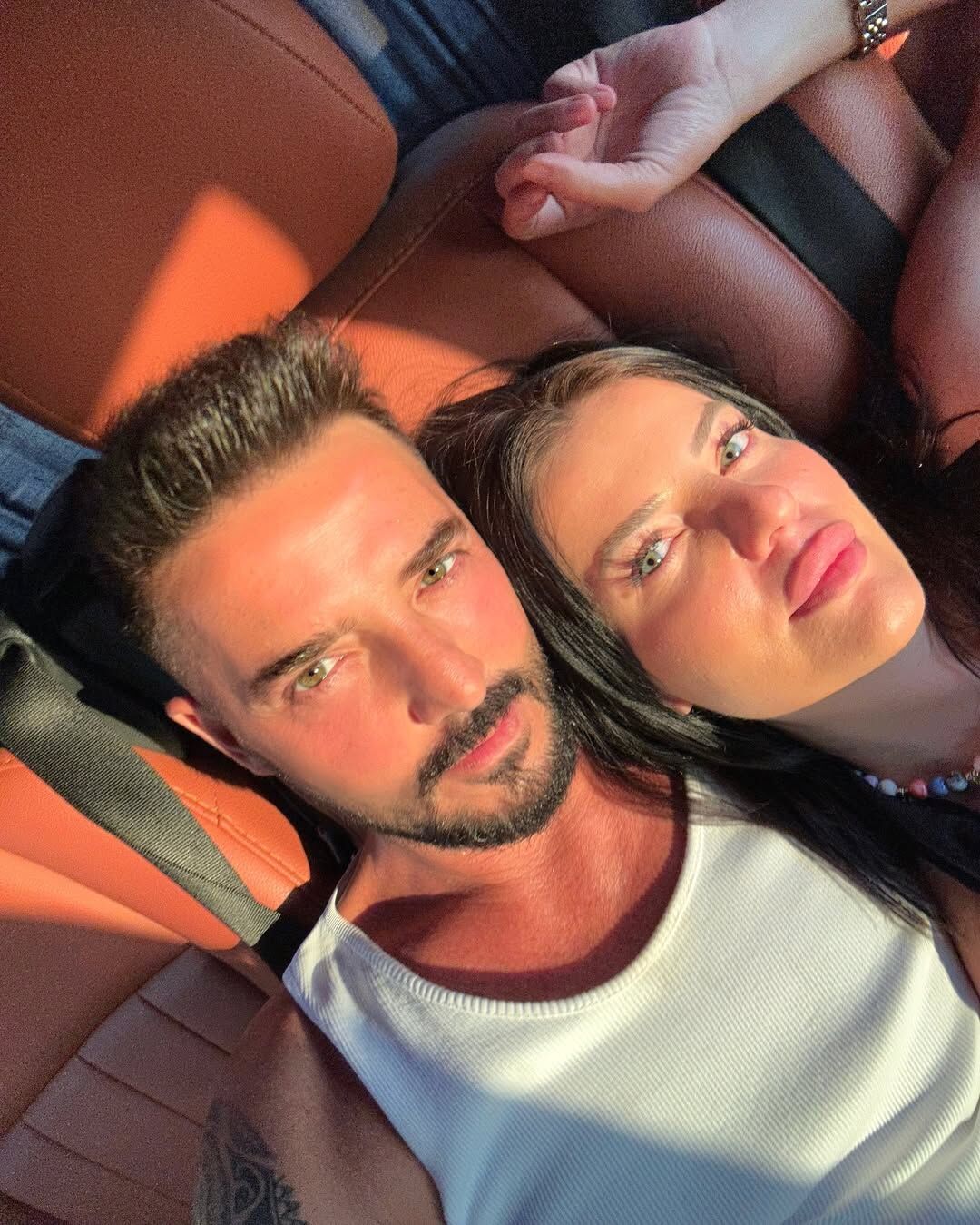 Gökhan Özen Ve Sevgilisi (2)