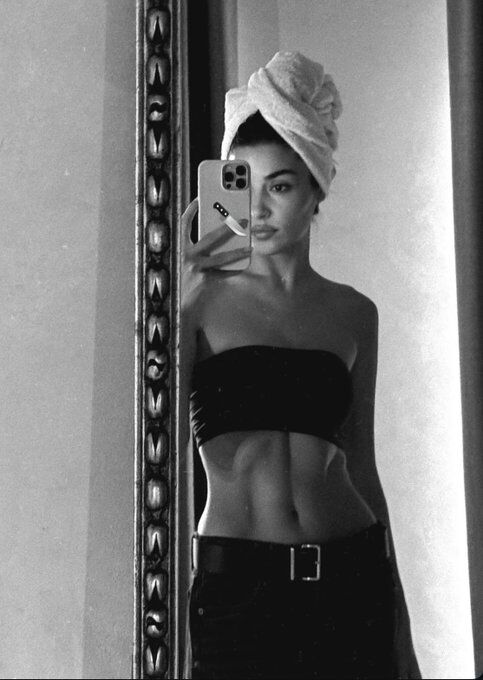 Hande Erçel-19