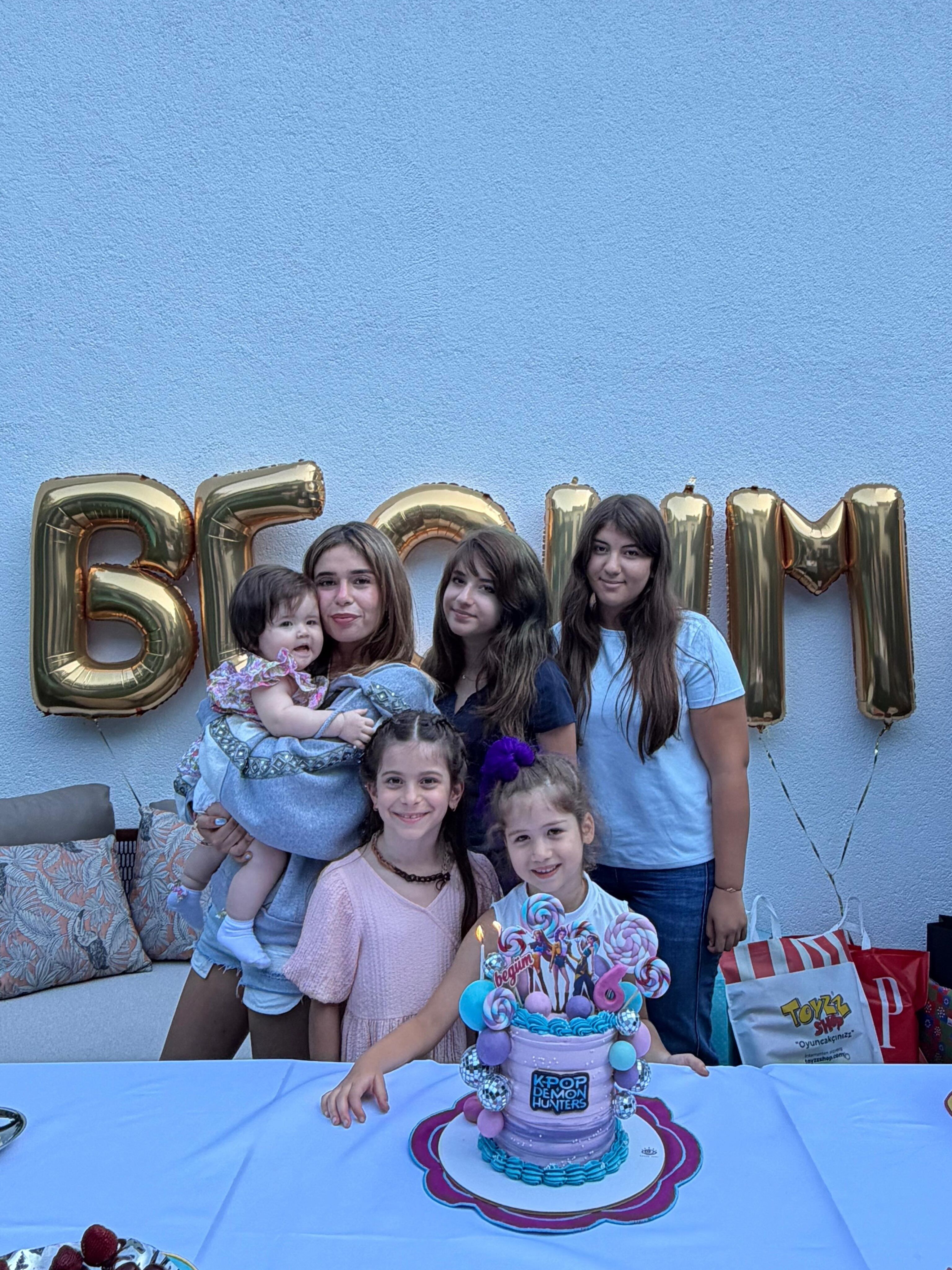 Acun Ilıcalı Aile Mutluluğunu Paylaştı! Torunu Begüm'e Kutlama (1)
