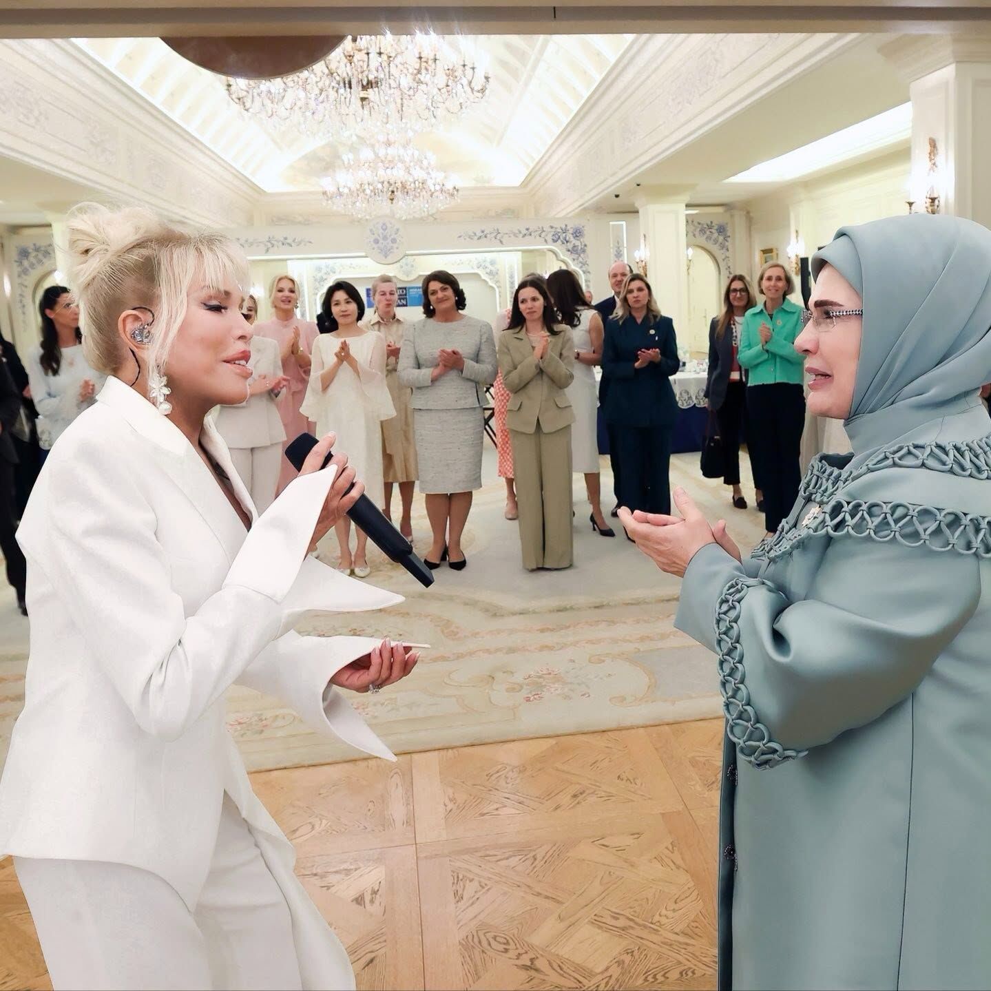 Ajda Pekkan Ve Emine Erdoğan 1