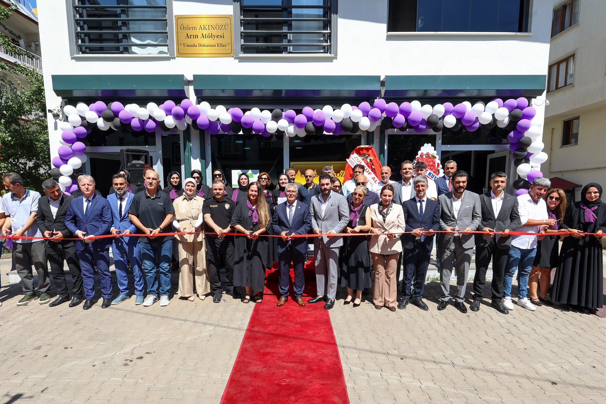 Akın Akınözü'nden Sosyal Sorumluluk Hamlesi! Anlamlı Açılışta Yerini Aldı (1)