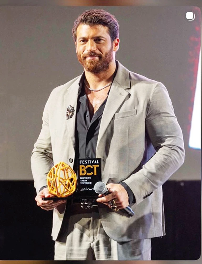 Can Yaman'dan İtalya İtirafı! Bu Sevginin Sebebini Ben De Bilmiyorum