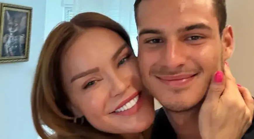 Ebru Şallı'nın Oğlu Beren Tan Gündem Oldu! Görenler Şaştı Kaldı (1)