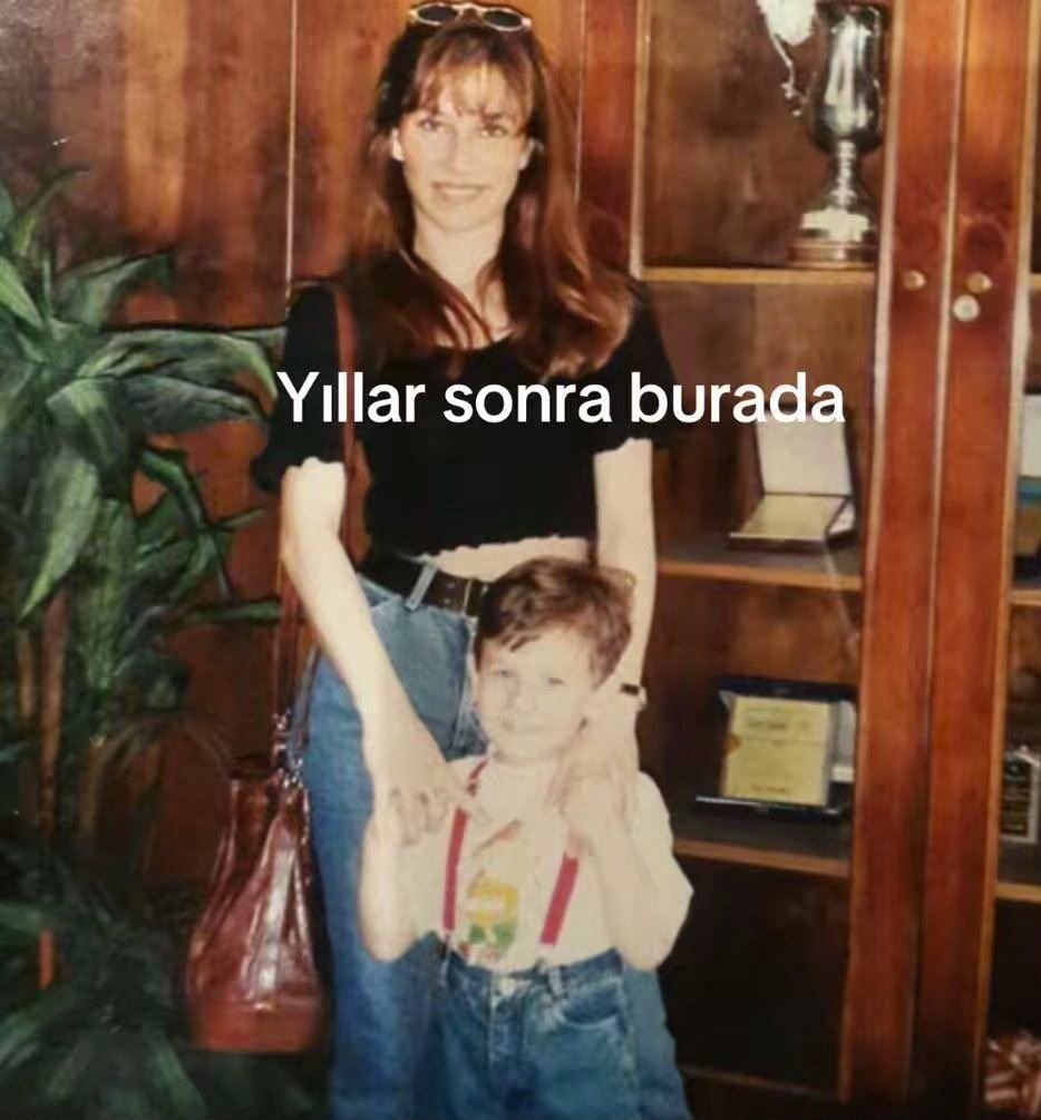 Fenomen Cem Özkök'ün Annesi Sosyal Medyayı Salladı! Ablası Gibi Duruyor (2)