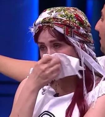 Masterchef'te Şok Ayrılık! Esra Yarışmayı Gözyaşları İçinde Terk Etti-1